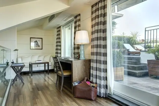 Çatı Katı Süiti (Penthouse) (Suite)