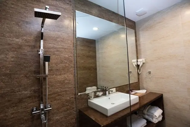 Standard Tek Büyük veya İki Ayrı Yataklı Oda, Sigara İçilmez