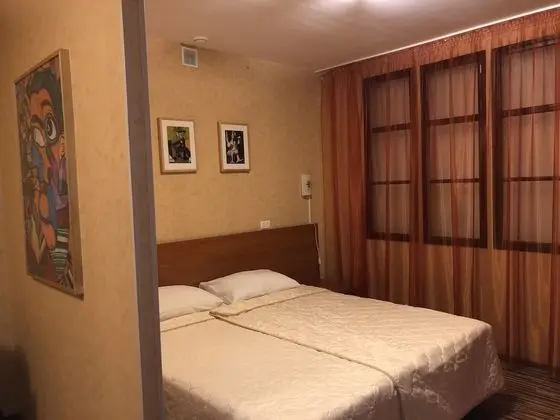Comfort Tek Büyük veya İki Ayrı Yataklı Oda