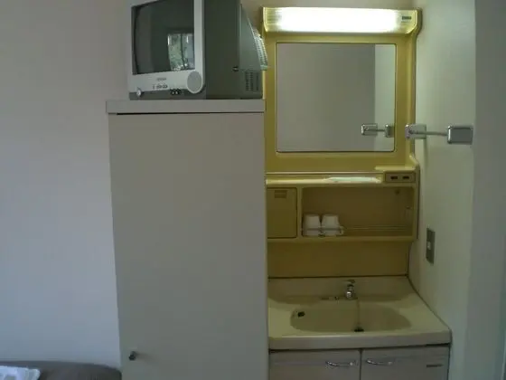 İki Ayrı Yataklı Oda, Ortak Banyo