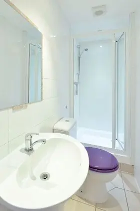 Ortak Ranzalı Oda, Karma Ranzalı Oda, Özel Banyo (4 beds)