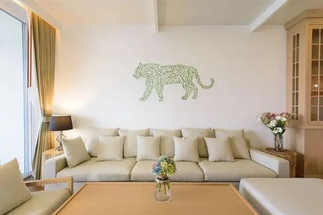 Suite with Lake View