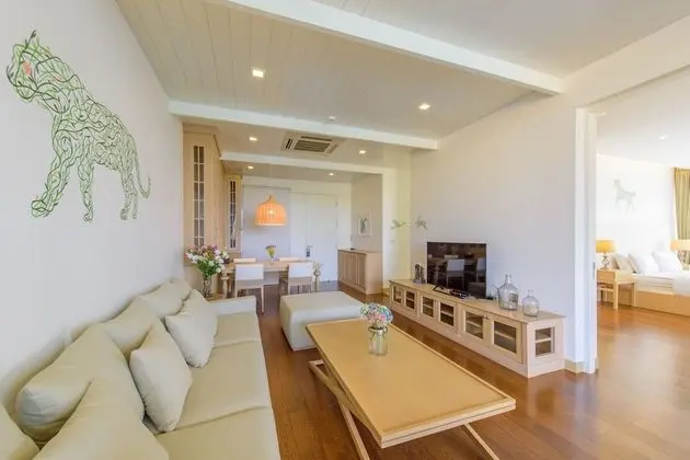 Suite with Lake View