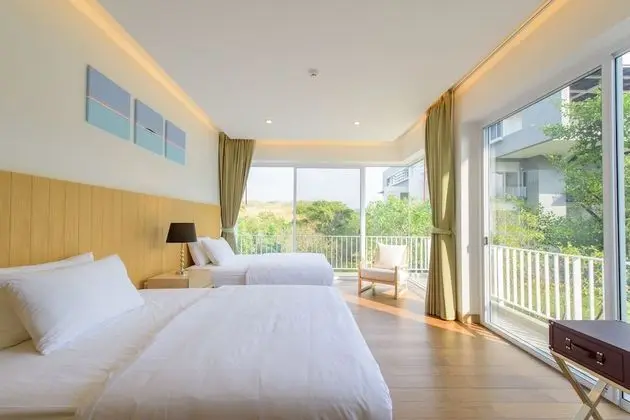 Suite with Mountain View