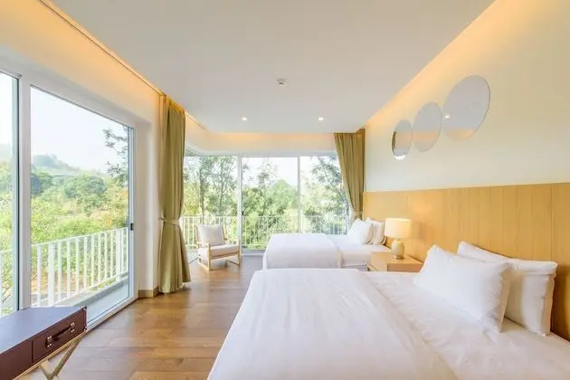 Suite with Mountain View