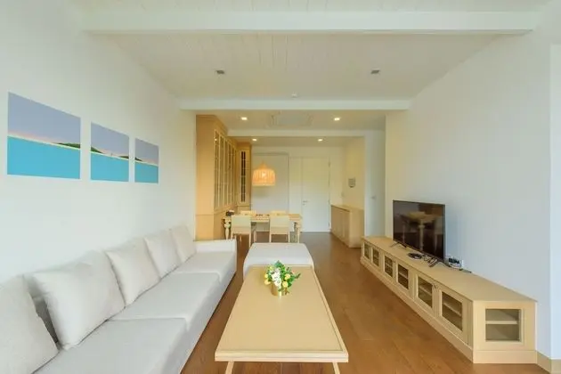 Suite with Mountain View