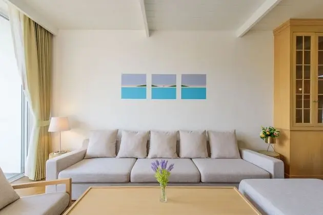 Suite with Mountain View