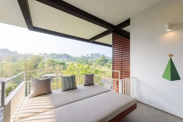 Suite with Mountain View