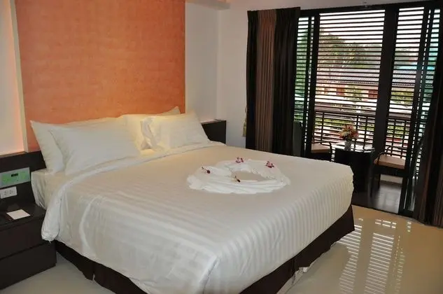 Deluxe Double or Twin Room with Pool View