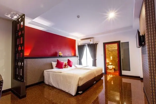 Lake View Suite