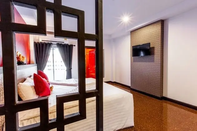 Lake View Suite