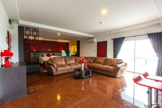 Lake View Suite