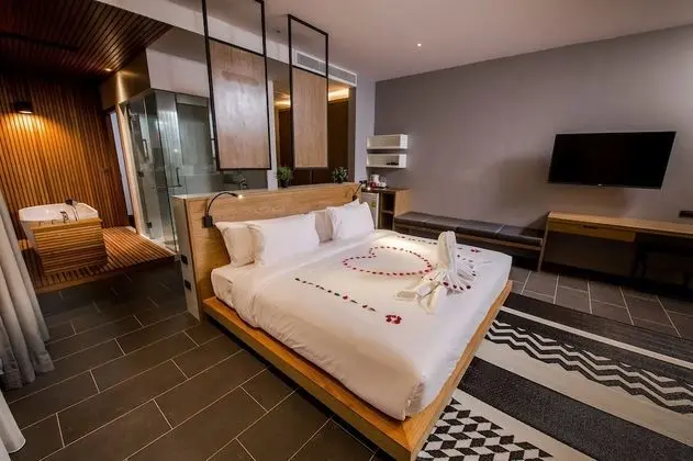 Grand Deluxe Room