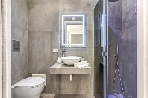 Tek Büyük Yataklı Oda, Balkon