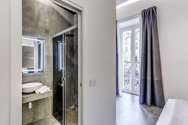 Tek Büyük Yataklı Oda, Balkon