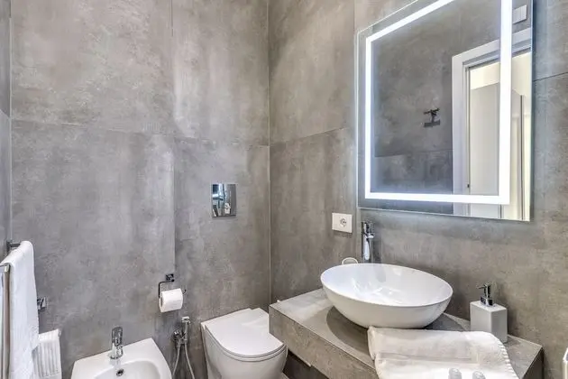 Tek Büyük Yataklı Oda, Balkon