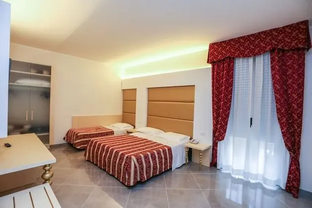 Deluxe Üç Kişilik Oda