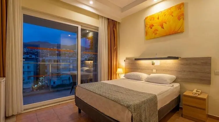 https://images.odamax.com/img/1024x768/odamax/image/upload/Gallion_Hotel_Alanya_202605131236123_Firefly_Gemini_Flash_ak_am_st_g_r_nt_s_olsun_klar_yans_n_ultra_ger_ekci_olsun_mimariyi_de_i_tirme_169953.jpg