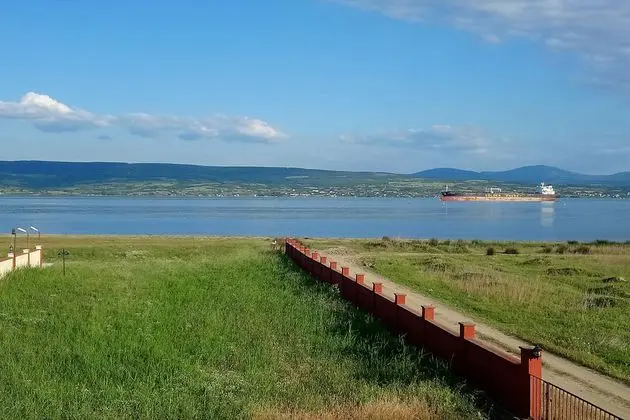 3 Kişilik Deniz Manzaralı oda