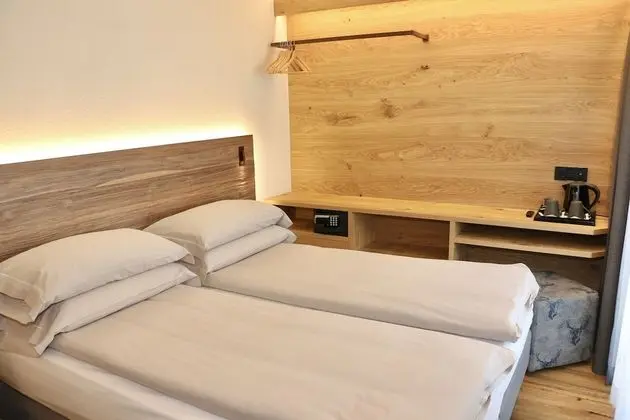 Tek Büyük veya İki Ayrı Yataklı Oda, Balkon