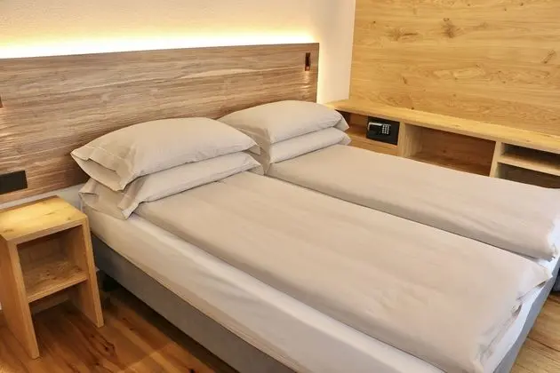 Tek Büyük veya İki Ayrı Yataklı Oda, Balkon