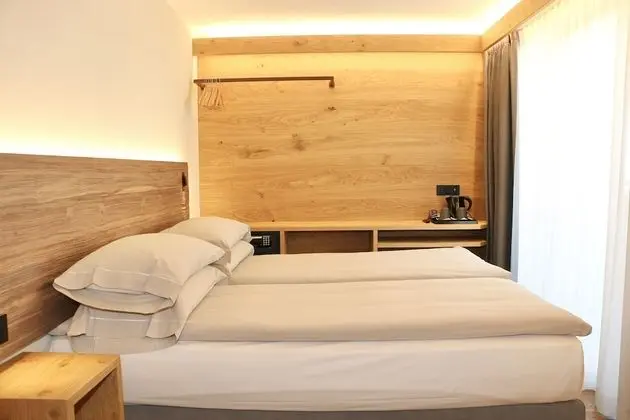 Tek Büyük veya İki Ayrı Yataklı Oda, Balkon