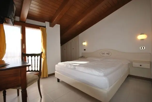 Standard Tek Büyük Yataklı Oda, Göl Manzaralı