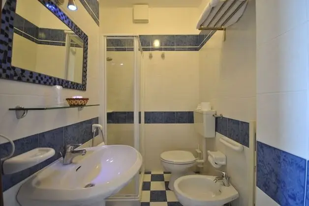 Standard Tek Büyük Yataklı Oda, Göl Manzaralı