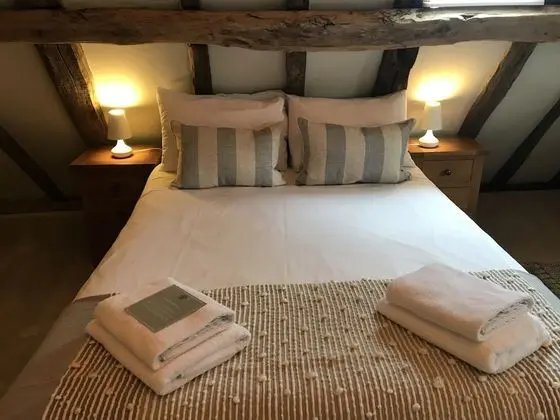 Romantic Tek Büyük Yataklı Oda, 1 Çift Kişilik Yatak, Küvet, Şehir Manzaralı