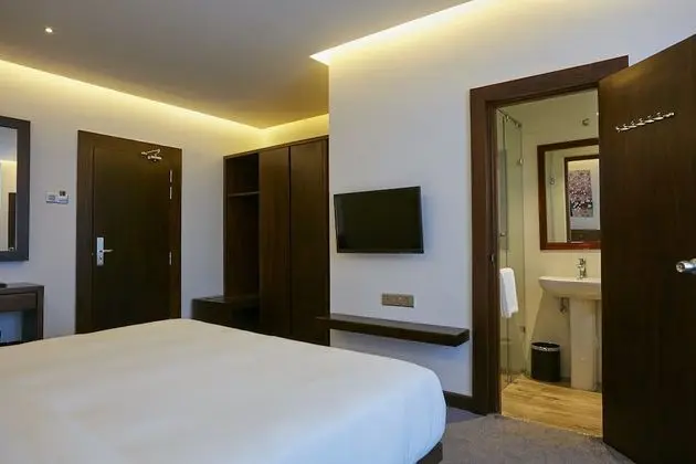 Junior Süit, Sigara İçilmez