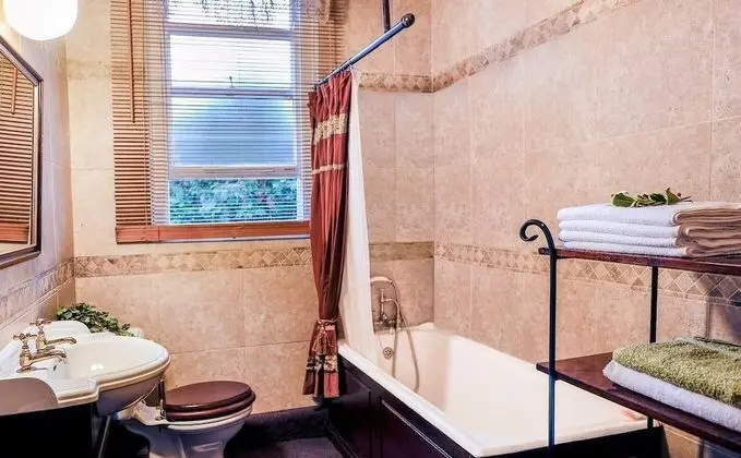 Deluxe Ev, 6 Yatak Odası