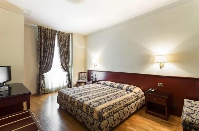 Tek Büyük Yataklı Oda