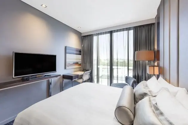 Tek Büyük Yataklı Oda, Balkon (Petrie)