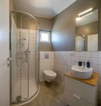 Family Apart Daire, Teras, Kısmi Deniz Manzaralı (Rosemary)