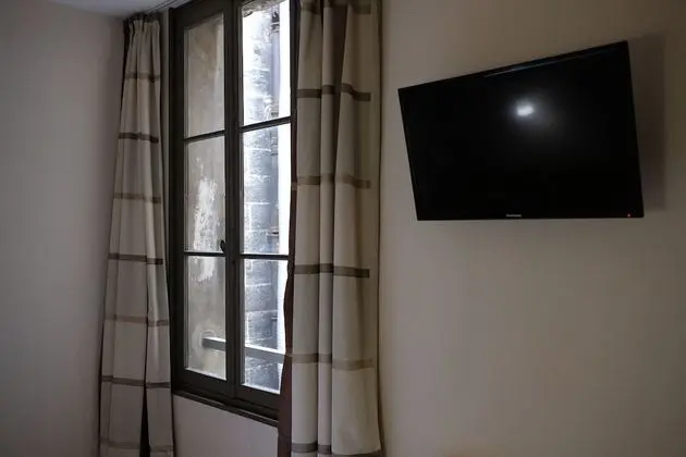İki Ayrı Yataklı Oda, Avlu Manzaralı