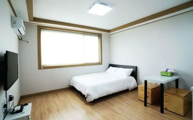 Standard Tek Büyük Yataklı Oda (One Room)