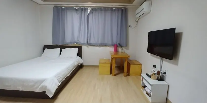 Standard Tek Büyük Yataklı Oda (One Room)