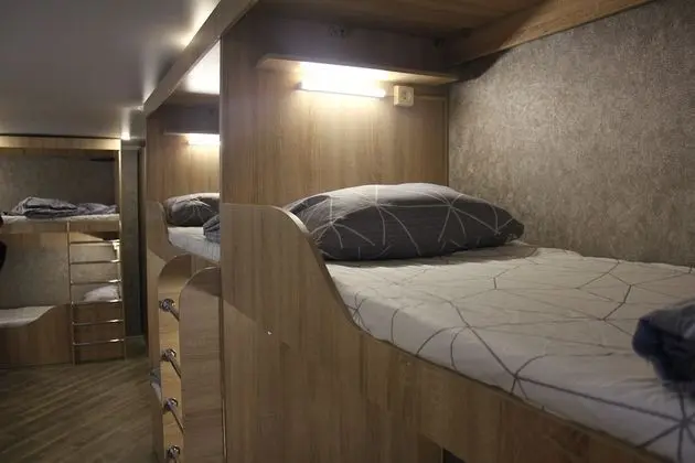 Ortak Ranzalı Oda, Sadece erkekler için (Bed in 16-Beds Male Dormitory)