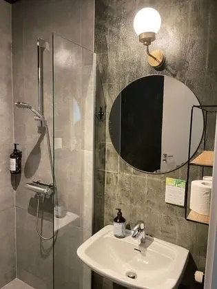 Business Tek Büyük Yataklı Oda