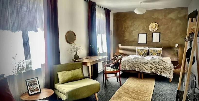 Family Dört Kişilik Oda, 1 Büyük (Queen) Boy Yatak ve Çekyat