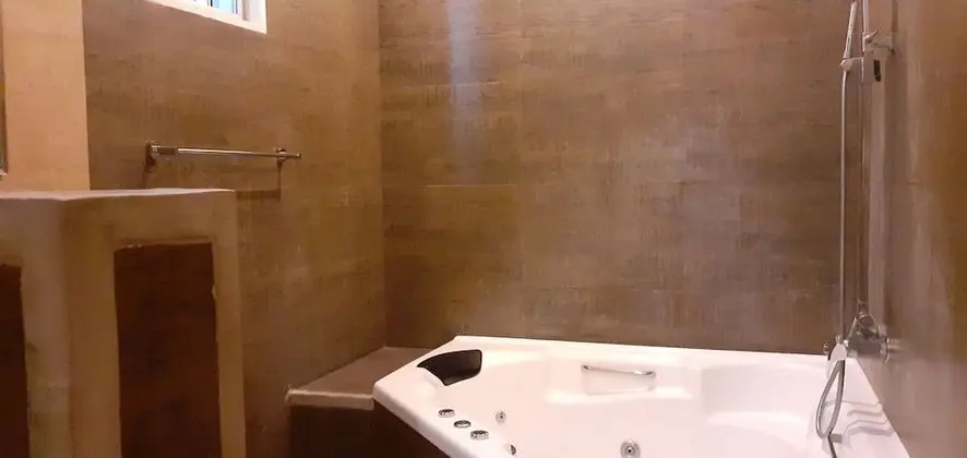 Deluxe Tek Büyük veya İki Ayrı Yataklı Oda, 1 Yatak Odası, Bahçe Manzaralı, Bahçeli