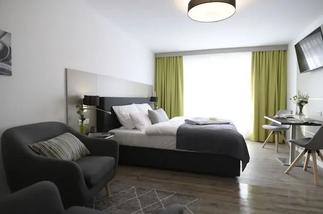 Tek Büyük Yataklı Oda, Balkon