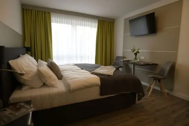 Tek Büyük Yataklı Oda, Balkon