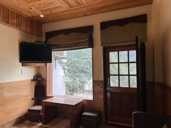 Superior Oda, Vadi Manzaralı (AC & Non AC)