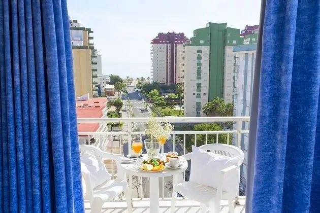 Büyük Yataklı Tek Kişilik Oda