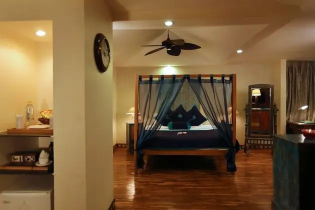 Lotus Suite