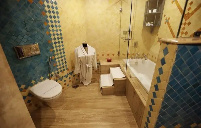 Lotus Suite