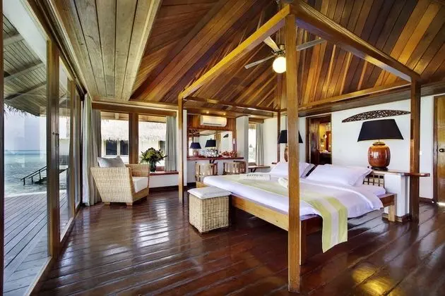 Villa, Deniz Üstü
