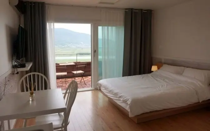 Oda (Room 202)