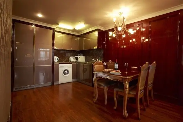Suite (Room & Bed Type randomly assigned on arrival)